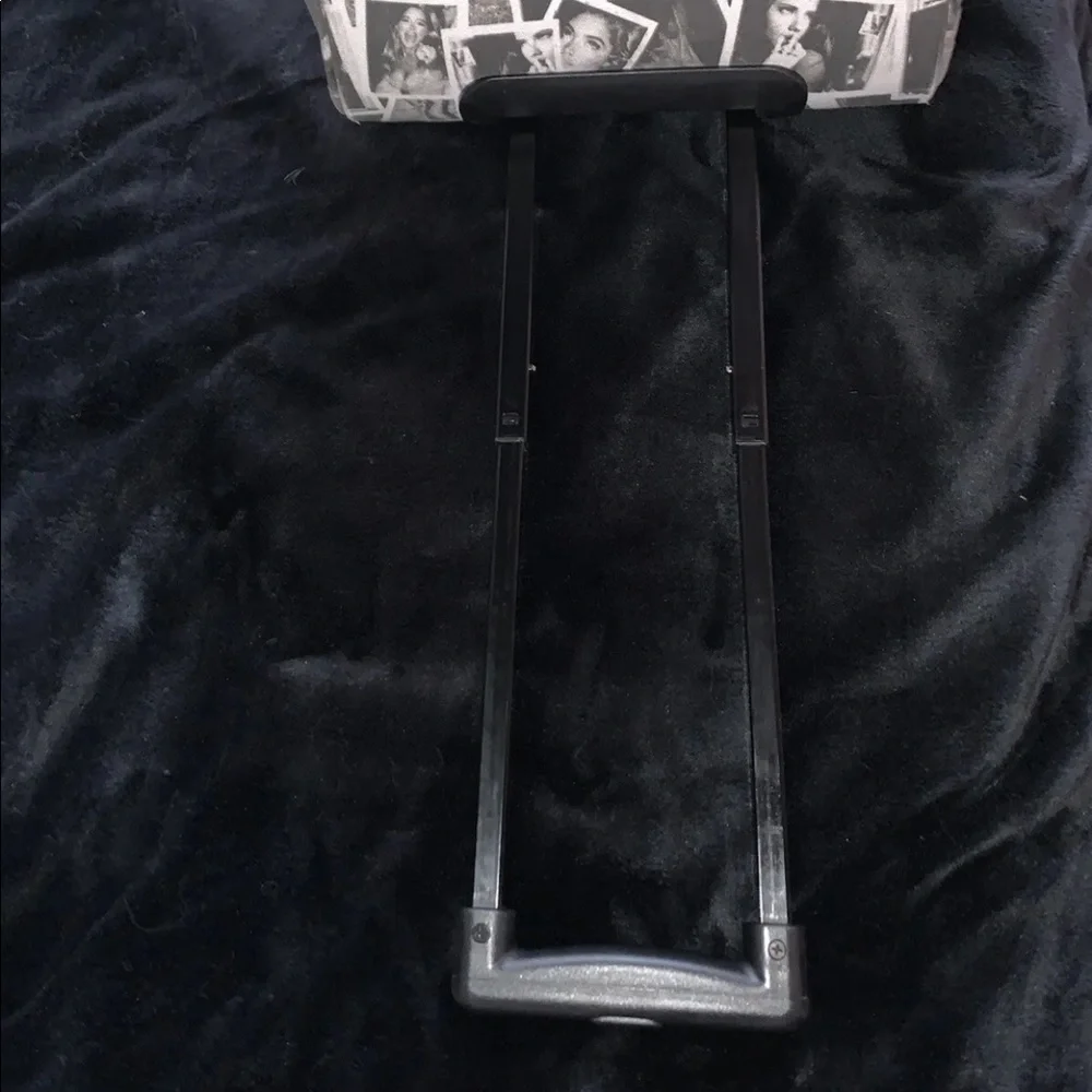 Rare HTF Collectible Supermodel Essential Fashion Show Wheelie Luggage Suitcase - Picture 10 of 13